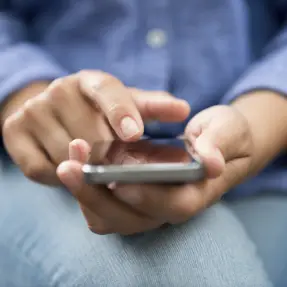 Scopri le migliori frasi per rompere il ghiaccio 💬 e fatti notare